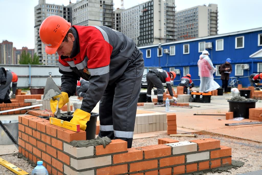 Вакансии каменщик ростов. Каменщик. Лучший каменщик. Профессиональные каменщики. Лучший каменщик СПБ 2021.